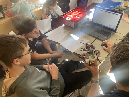 Med zimskimi počitnicami v knjižnici (3)